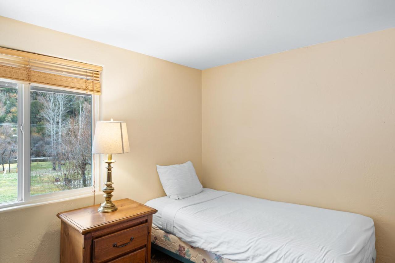 Indian Creek Lodge Douglas City Extérieur photo